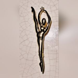 Vintage ballerina dancer pose gold brooch 1990s